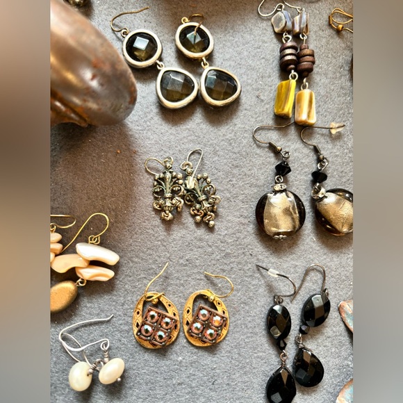 Bundle Lot of 18 Pair of Unique Vintage Retro Assorted Pierced Dangle Earrings - Picture 11 of 17